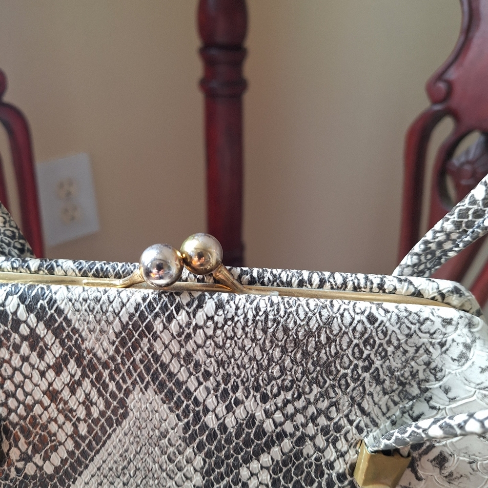 Vintage 1960 Preowned Faux Reptile Pattern Handbag Top Handle. - Picture 3 of 10